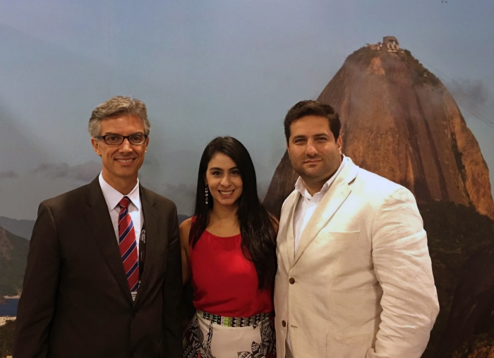 Marco Ferraz, da Clia Abremar, com Luciana Fernandes e Vitor Bauab, do M&E Marco Ferraz, da Clia Abremar, com Luciana Fernandes e Vitor Bauab, do M&E