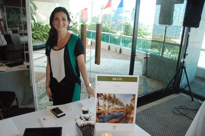 Camila Pessine, do Txai Resorts