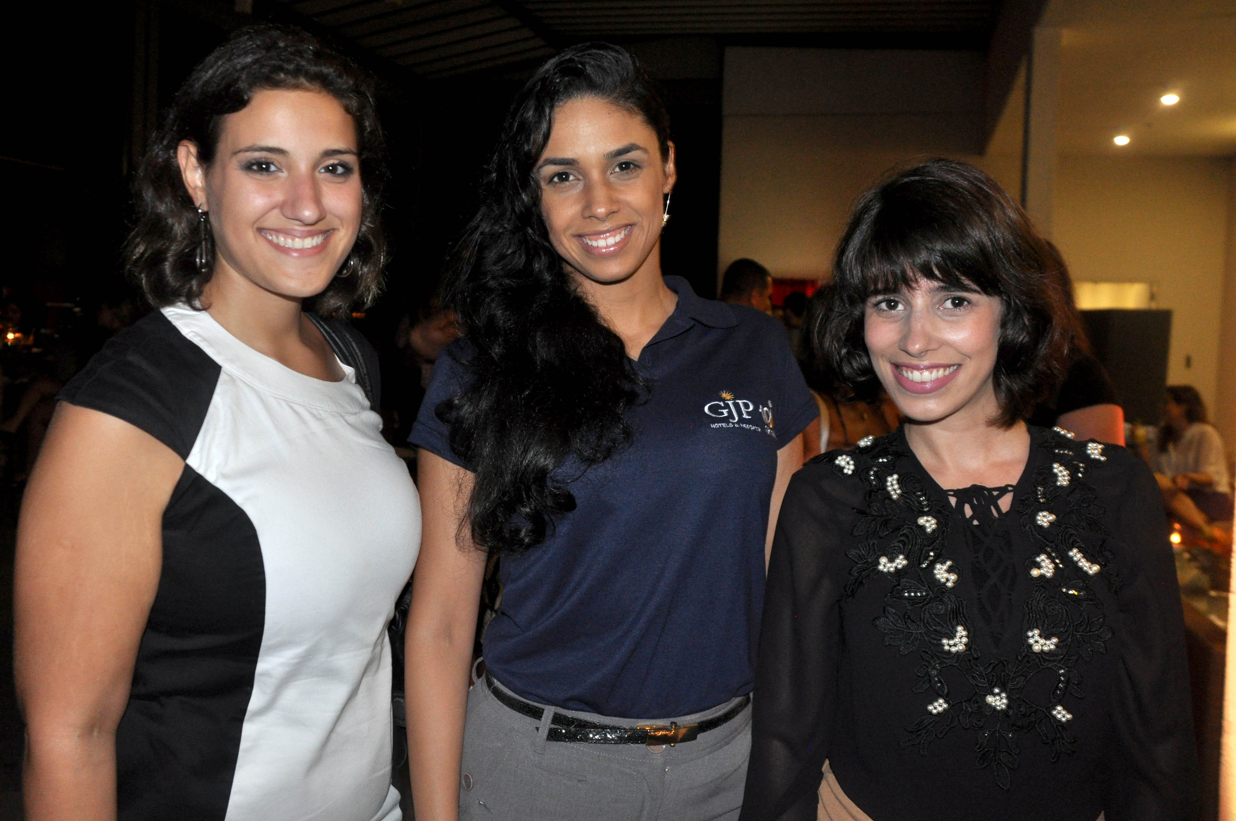Ana Bustamante, do HotelBeds, Camila Ketzen e Paula Vasconcelos, da GJP Ana Bustamante, do HotelBeds, Camila Ketzen e Paula Vasconcelos, da GJP
