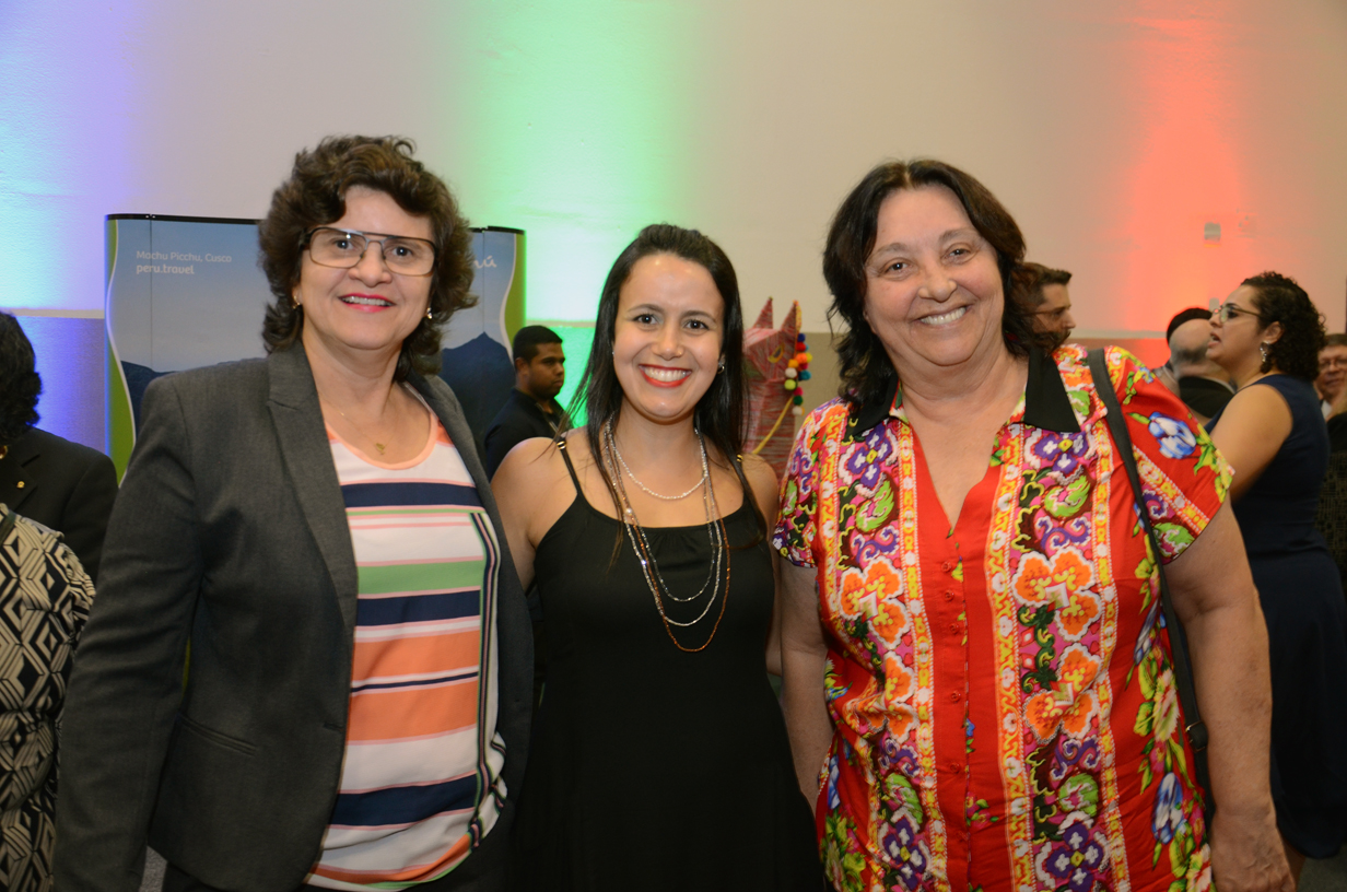 Ana Maria da Costa, da Emprotur, Juliana Assumpção, da Aviesp, e Decca Bolonha, da Potiguar Turismo