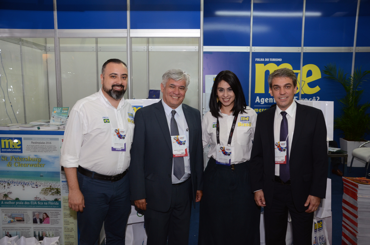 Anderson Masetto, do M&E, Marcelo Matera, da Aviesp, Luciana Fernandes, do M&E, e Fernando Santos, da Aviesp