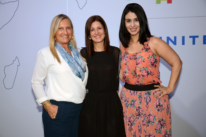 Andrea Gabel, de ST. Petersburg, entre Rosa Masgrau e Luciana Fernandes, do M&E