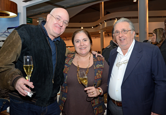 Armindo Rocha e Denise Lhamas, da Check-in Viagens, e Leslie Benveniste, do Visit Tampa Bay