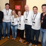 Cacalo Destro e Juarez Neto, da Ancoradouro, com a equipe da TAM
