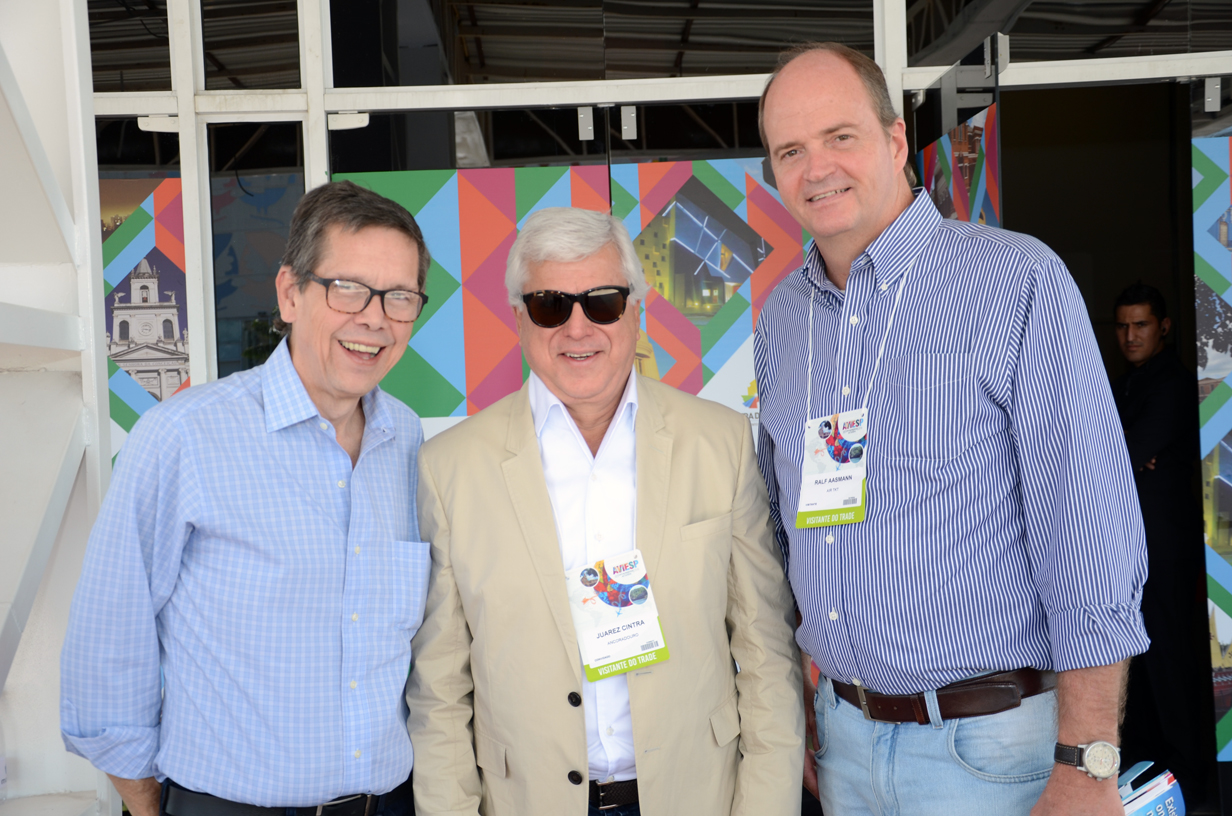 Cassio Oliveira e Juarez Cintra Filho, da Ancoradouro, e Ralf Aasmann, da Air TKT