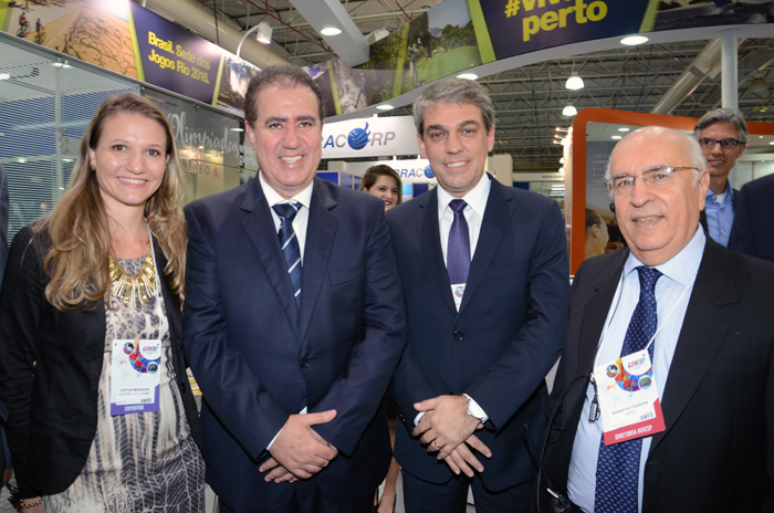 Cinthia Marques, do MTur, Jonas Donizete, prefeito de CAmpinas, Fernando Santos e  Sebastião Pereira, da Aviesp