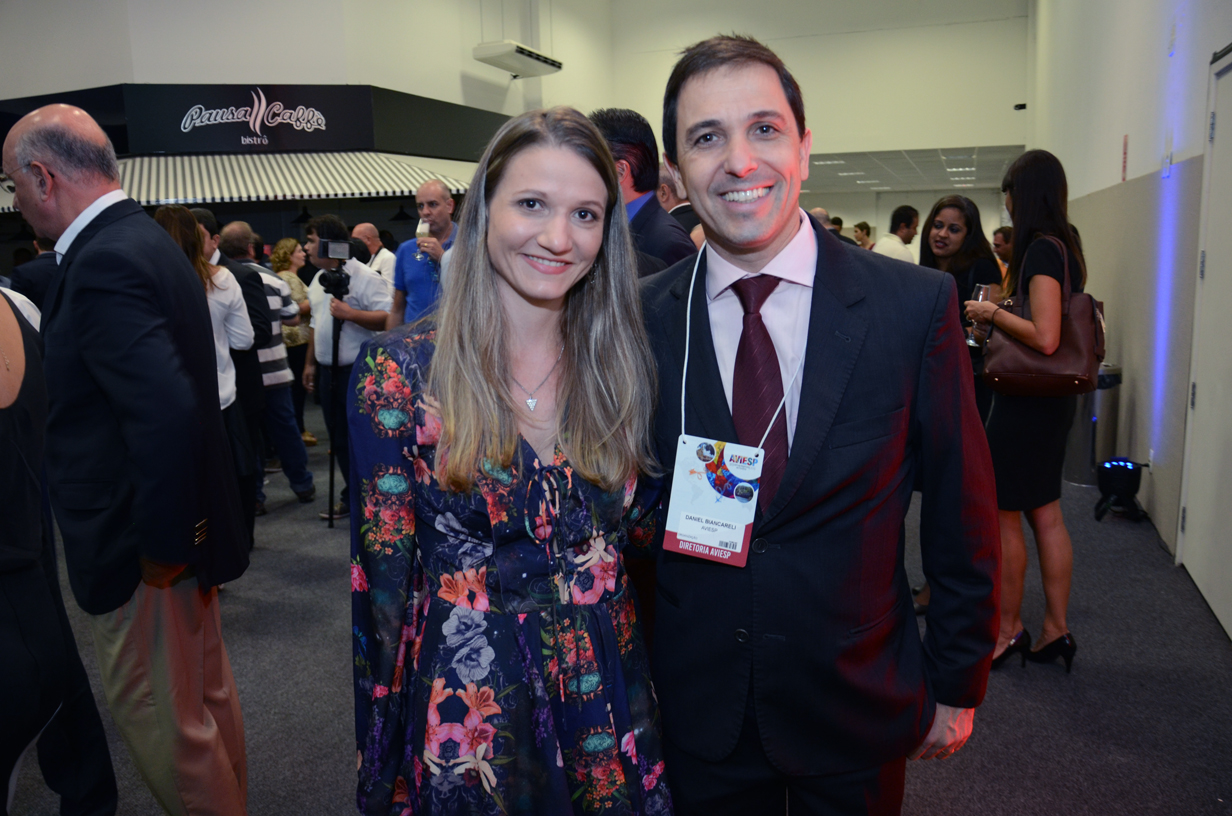Cinthia Marques, do MTur, e Daniel Biancareli, da Aviesp