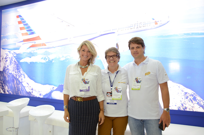 Cátia Frias, da American Airlines, Ana Maria Berto e Eduardo Camargo, da Esferatur