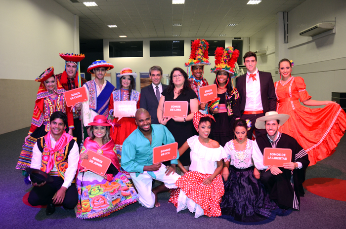 Peru promoveu o desfile para divulgar suas regiões