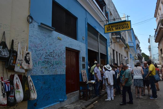 La Bodeguita del Medio, onde Hemingway bebia Mojitos 