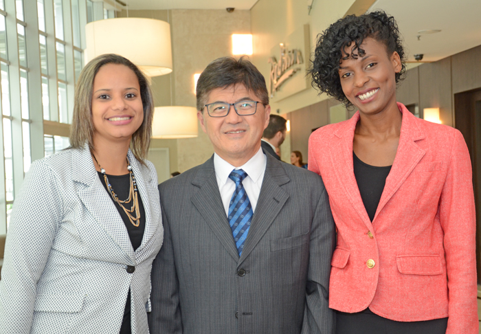 Daiana Moreira, Tanabe e Micheli Brito, da Abracorp Daiana Moreira, Tanabe e Micheli Brito, da Abracorp