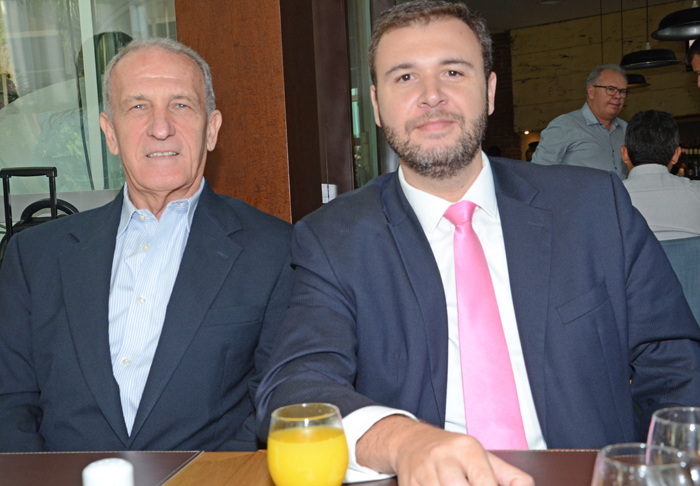 Décio Carlos Slomp, da Avipam, e Denis Division Brazil, da AirFrance KLM Décio Carlos Slomp, da Avipam, e Denis Division Brazil, da AirFrance KLM
