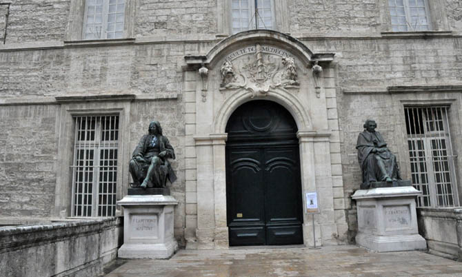 Entrada principal da Faculdade de Medicina de Montpellier Entrada principal da Faculdade de Medicina de Montpellier