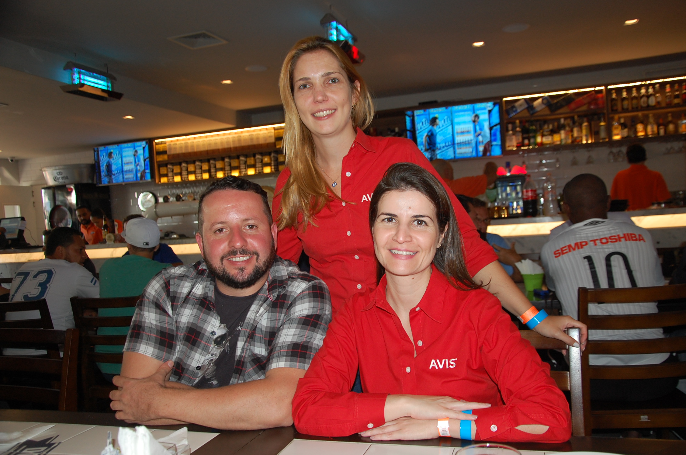 Everaldo Pereira, da Trend com Solange Paiva e Paola Belon, da Avis