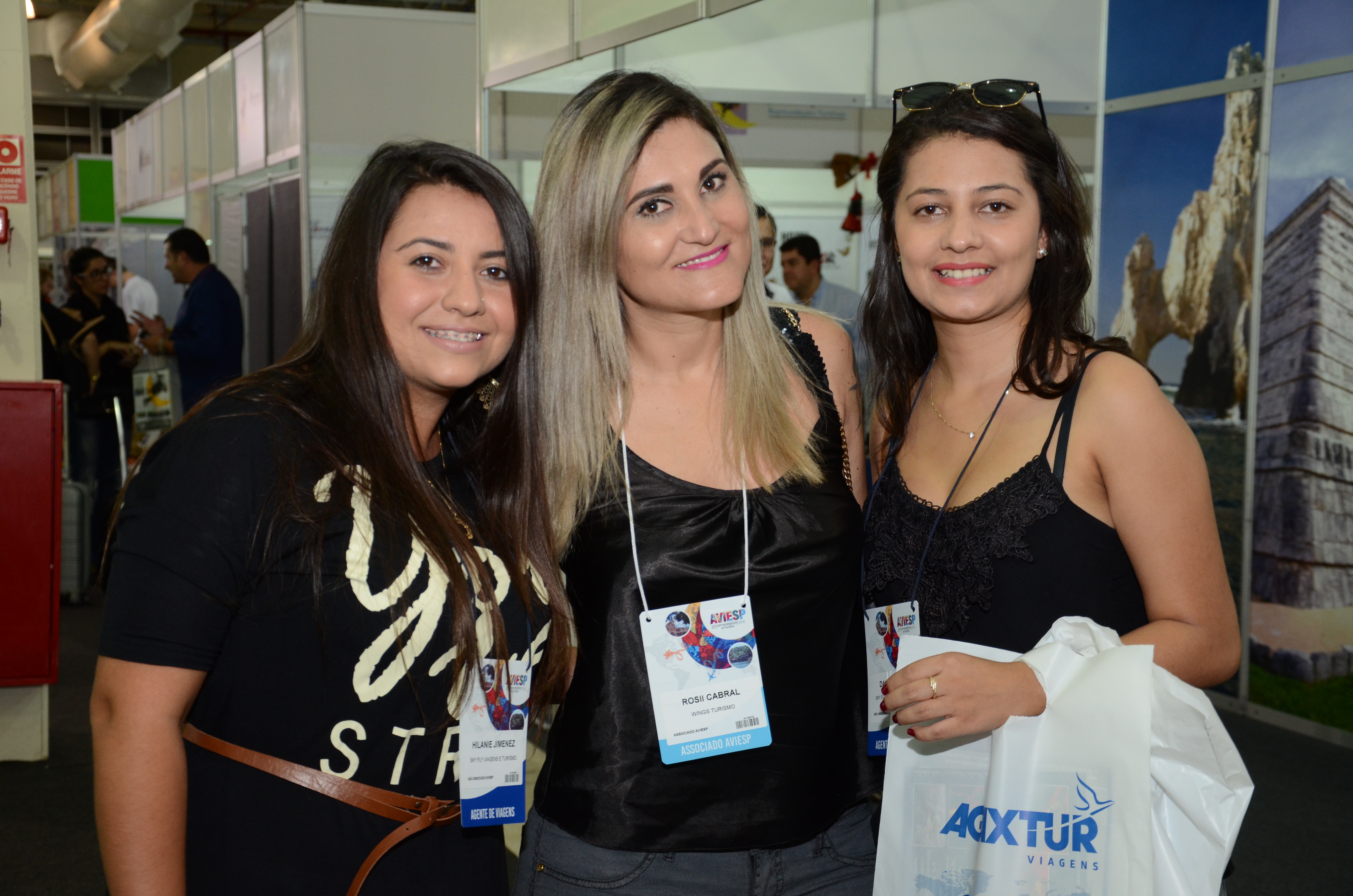 Hilaine Jimenez, da Sky Fly Viagens, Rosi Cabral, da Wings Turismo, e Danila Alves, da Sky Fly Viagens