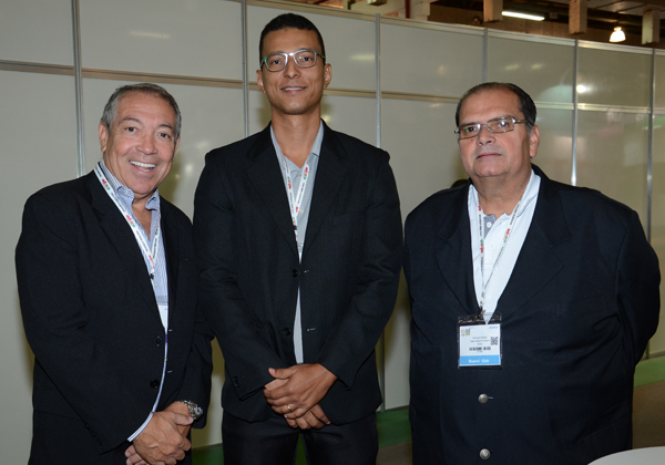 Hugo Julião e Allan Alberto Oliveira, da Secretaria de Estado do Turismo e do Esporte - Sergipe, e Sergio Oliveira, da TopTur