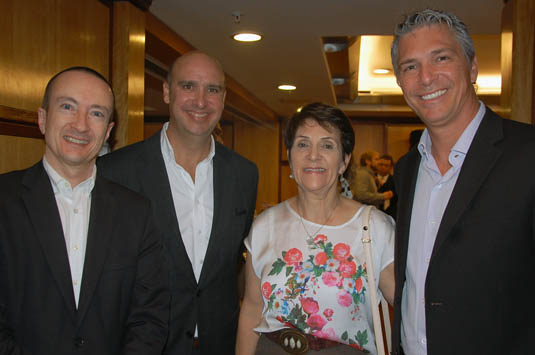 José Blanco e Alejandro Páez, da Pullmantur com Idalina Gonçalves, da MG Travel e Alex Calabria, da Royal José Blanco e Alejandro Páez, da Pullmantur com Idalina Gonçalves, da MG Travel e Alex Calabria, da Royal