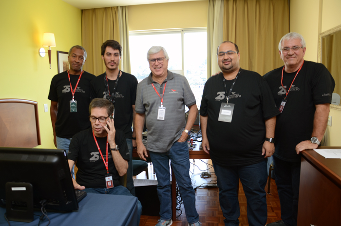 Juarez Cintra Filho, com sua equipe da Ancoradouro
