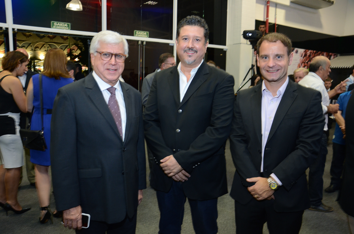 Juarez Cintra Filho, da Ancoradouro, Gilson Gomes de Oliveira, presidente do Campinas e Região CVB, e Mario Caprioli, da Azul