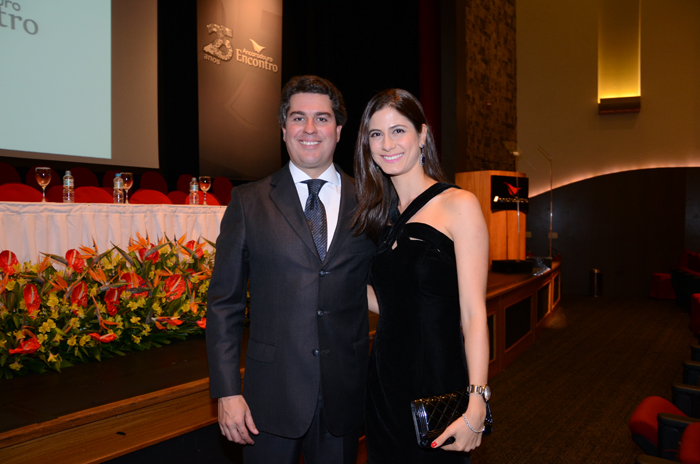 Juarez Cintra Neto, com sua esposa Flavia