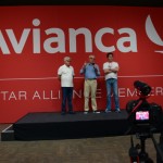 Juarez Filho e Juarez Neto, com Tarcisio Gargioni, da Avianca