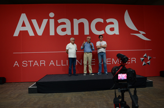 Juarez Filho e Juarez Neto, com Tarcisio Gargioni, da Avianca