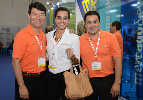 Julio Tokunaga, Maria Eugenia Duarte, e Rogério Oliveira, da BestBuy Hotel
