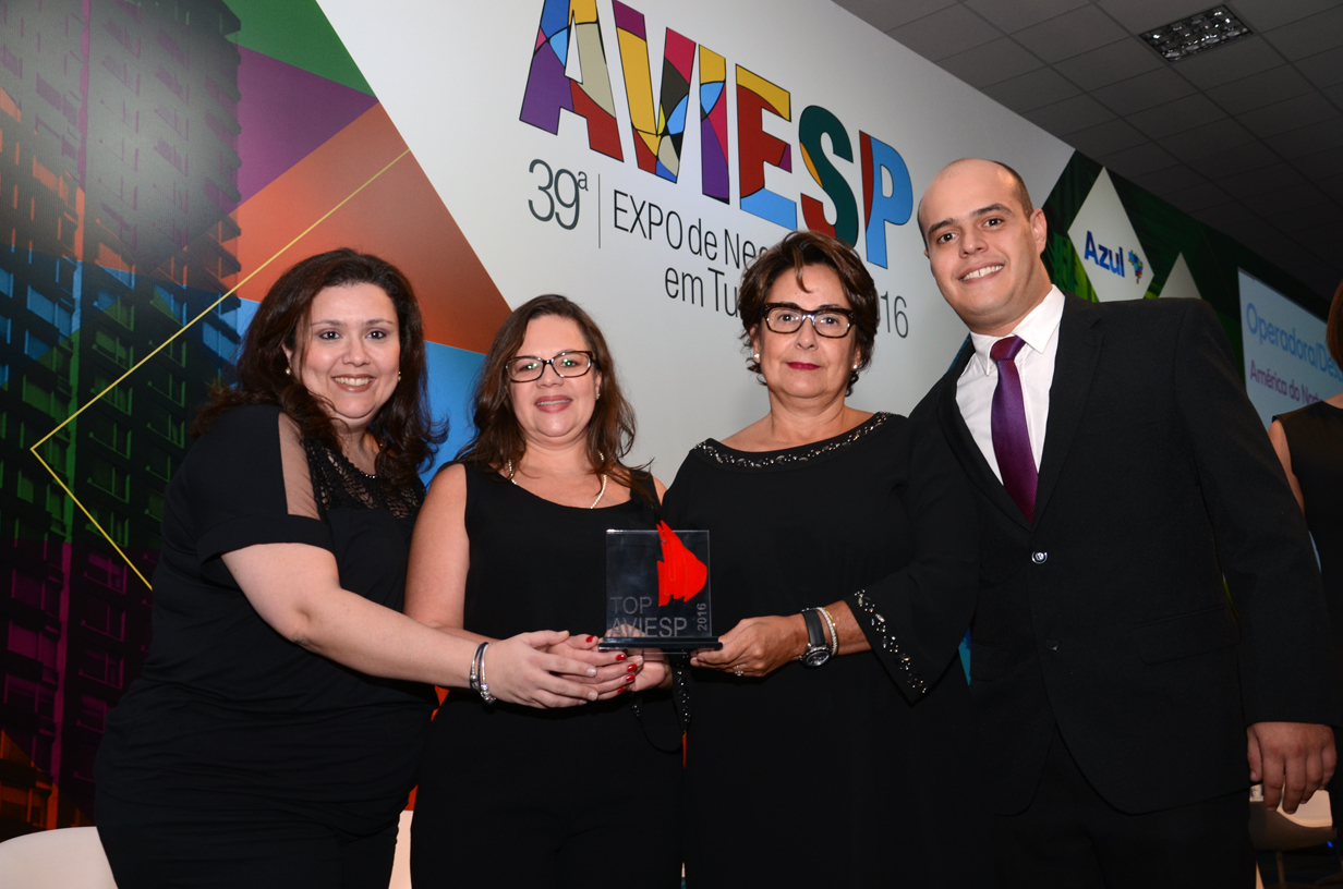 Letícia Rodrigues Von, Alessandra Fuster Santos, Marta Oliveira, e Tiago Ginefra, da RCA Letícia Rodrigues Von, Alessandra Fuster Santos, Marta Oliveira, e Tiago Ginefra, da RCA