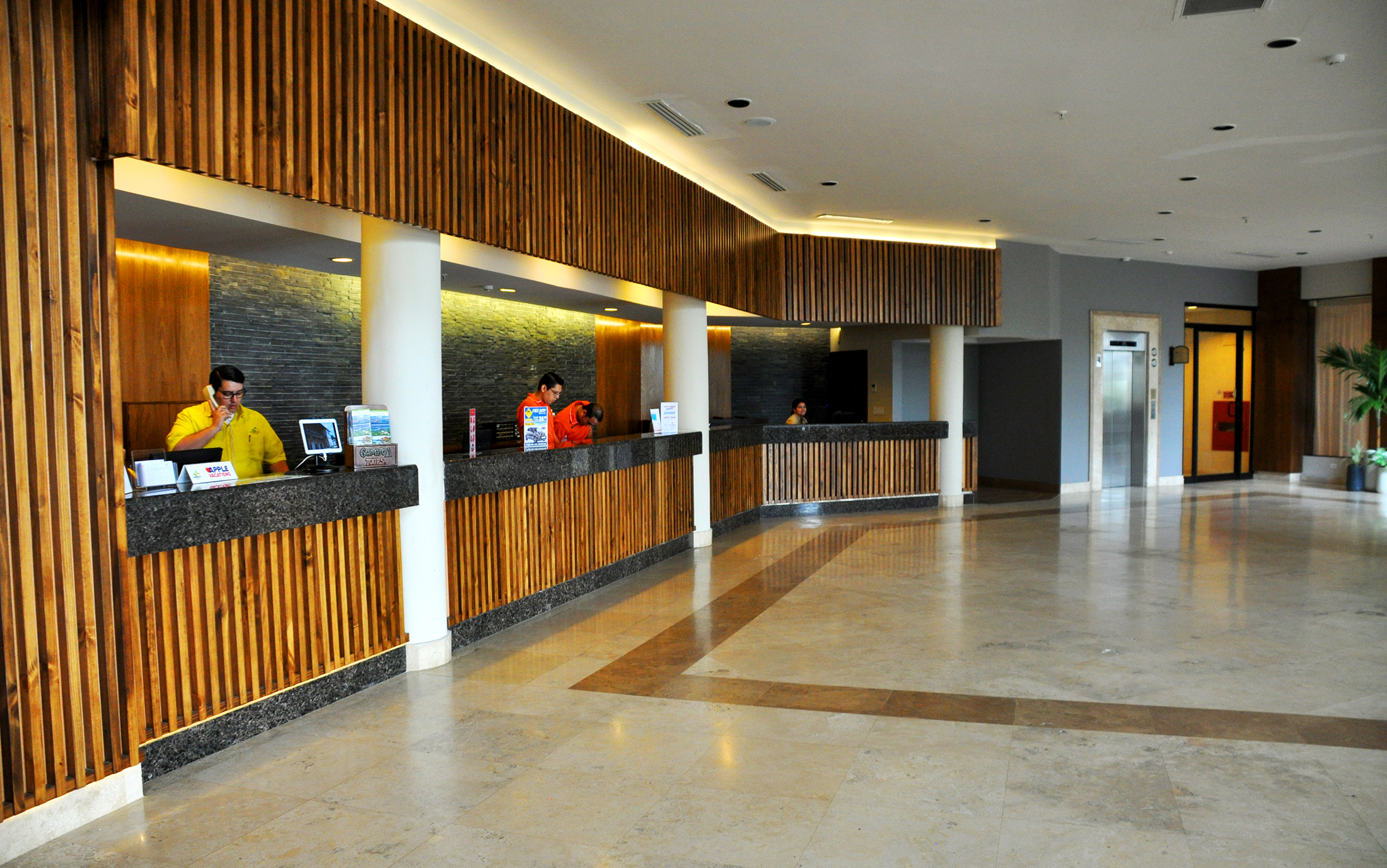 Lobby do Secrets Panama Lobby do Secrets Panama