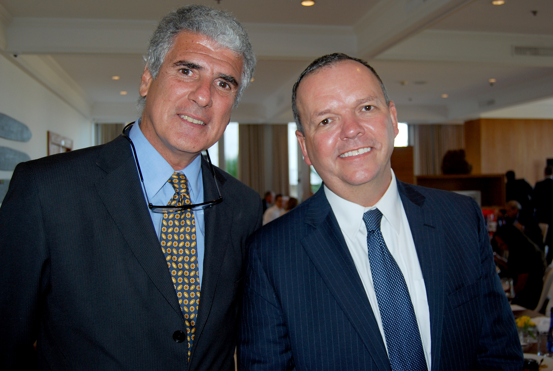 Luiz Eduardo, da Ancoradouro, e Mark Russell, do Consulado dos EUA