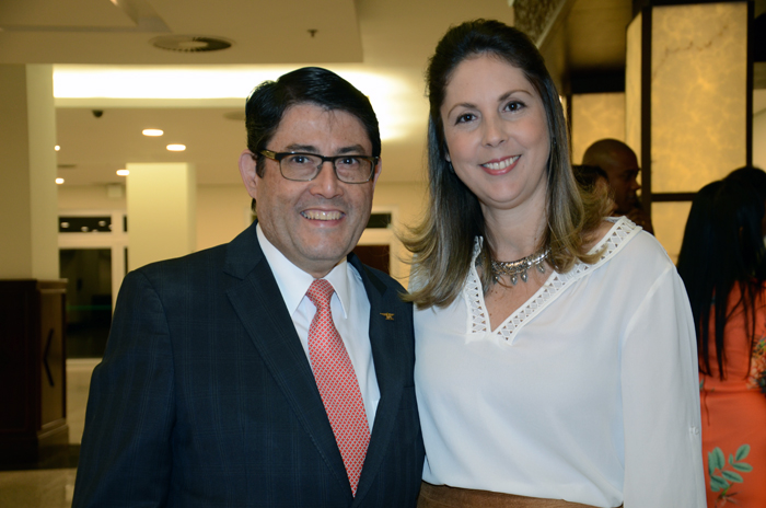 Luiz Teixeira, da Delta, e Bruna Freitas, da Aeromexico