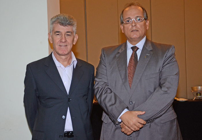 Lázaro Resende, da Belvitur, e Abidias José de Sousa Junior, da BB Turismo Lázaro Resende, da Belvitur, e Abidias José de Sousa Junior, da BB Turismo
