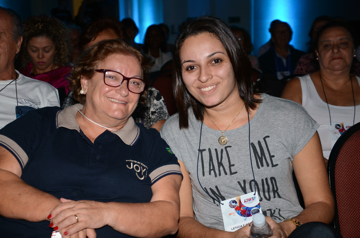 Mada, da Joy Travel, e Leticia Aguiar, da Welingtour Viagens