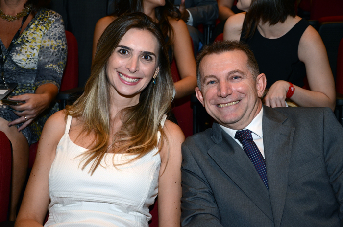Mariana Trevizan, da Etihad, e Luis Quaggio, da TAP