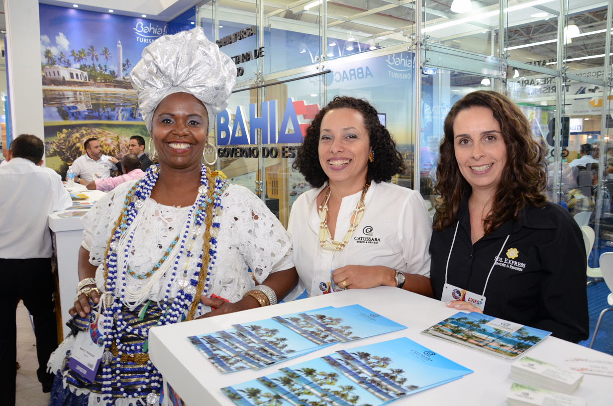 Marly Trindade, da Bahiatursa, Andresa Antevere, do catussaba, e Daniela Meneguelli, do Sol Express Hotéis & Resorts