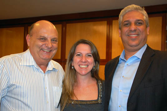 Mauricio Voss, da Cia Marítima com Rosana Tassinari e Marcelo Rolim, da Royal Mauricio Voss, da Cia Marítima com Rosana Tassinari e Marcelo Rolim, da Royal