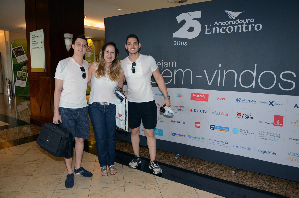 Murilo Mazza e Fabricio Stroppa, da FMZ Turismo, e Renata Marostica, do Planet Viagens