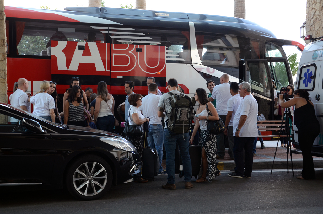 Onibus com os agentes de viagens