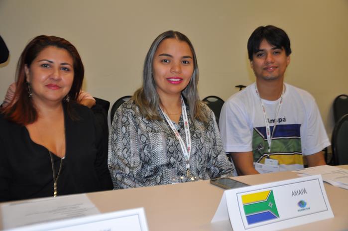 Rachel Moreira, secretária de turismo do Acre, Synthia Lamarão e Henrique Borges, da secretaria de Turismo do Amapá (Copy) Rachel Moreira, secretária de turismo do Acre, Synthia Lamarão e Henrique Borges, da secretaria de Turismo do Amapá (Copy)