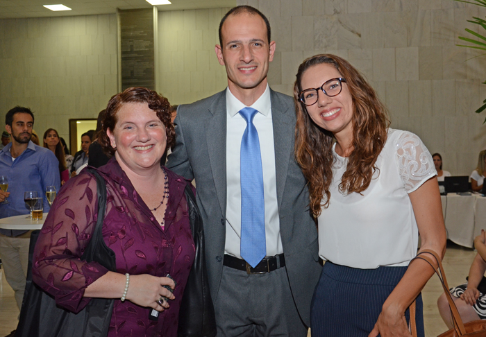 Rebecca Meadows, Rodrigo Napoli, e Joyce Assis Peixoto, da Avianca Rebecca Meadows, Rodrigo Napoli, e Joyce Assis Peixoto, da Avianca