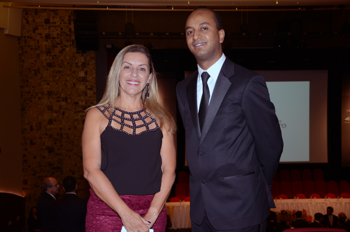 Regina Carrelhas, da Emirates, e Girum Abebe, da Ethiopian