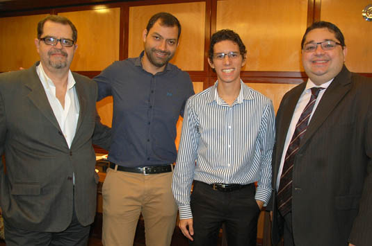 Regis de Paula, da Central de Cruzeiros, Vitor Espugues, da Viajar é Fácil, Arthur Araujo, da Logi Travel e Leandro Sommerfeld, da Moratimos Regis de Paula, da Central de Cruzeiros, Vitor Espugues, da Viajar é Fácil, Arthur Araujo, da Logi Travel e Leandro Sommerfeld, da Moratimos