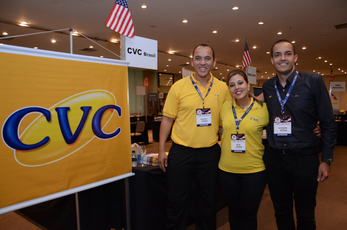 Reynaldo Santos, Vivian Lima e Vitor Mascarenhas, da CVC Reynaldo Santos, Vivian Lima e Vitor Mascarenhas, da CVC