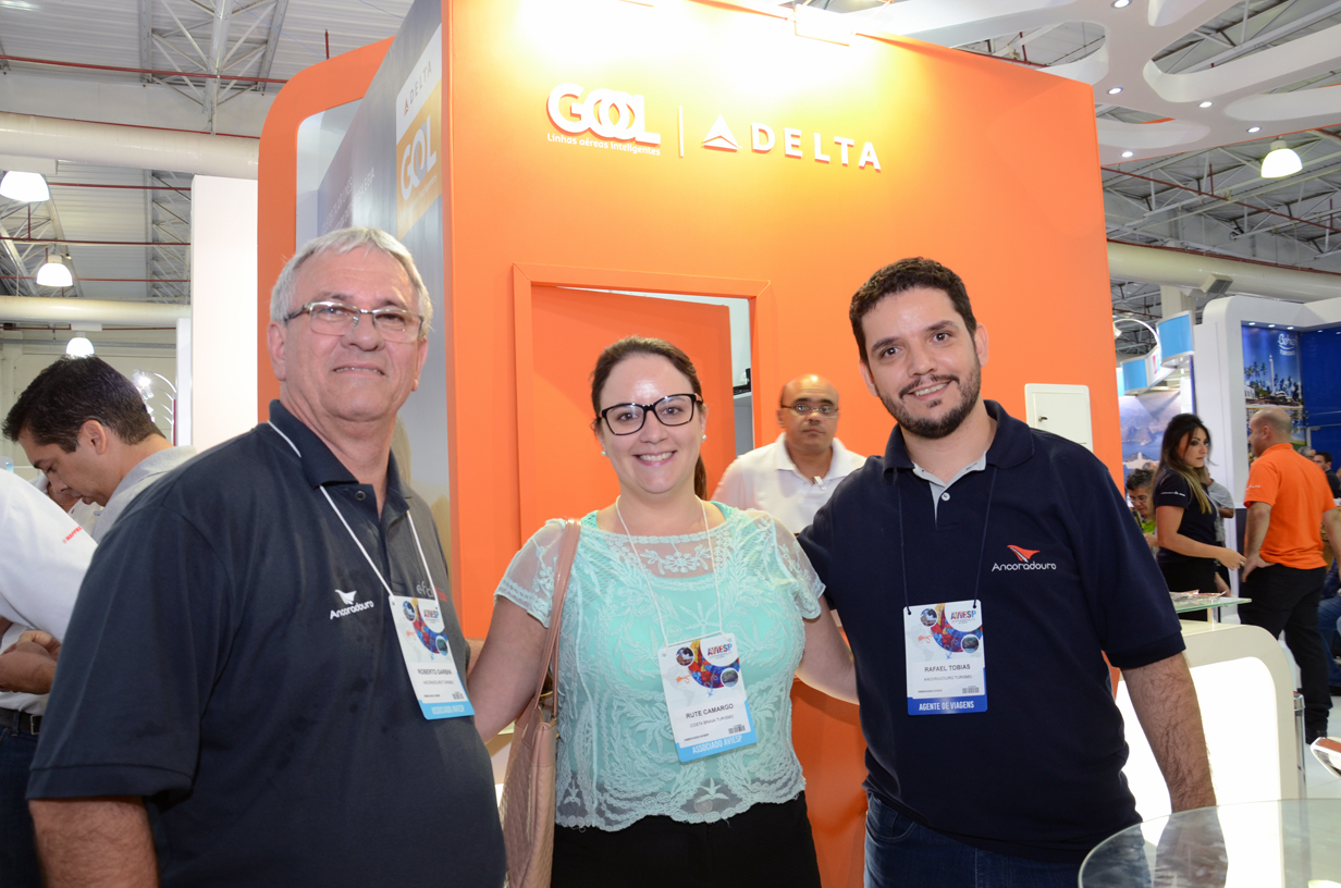 Roberto Garbin e Rafael Tobias, da Ancoradouro, e Rute Camargo, da Costa Brava