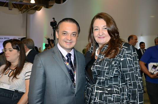 Roberto de Lucena, secretário de Turismo de SP com, Magda Nassar, da Braztoa