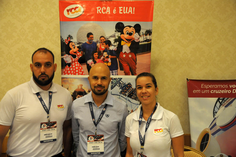 Rodrigo Barcellos,Kalyne Luz eFabiano Araújo, equipe RCA