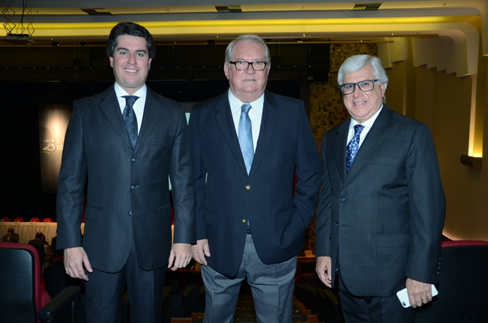 Roy Taylor, do M&E, Juarez Cintra Neto e Juarez Cintra Filho, da Ancoradouro