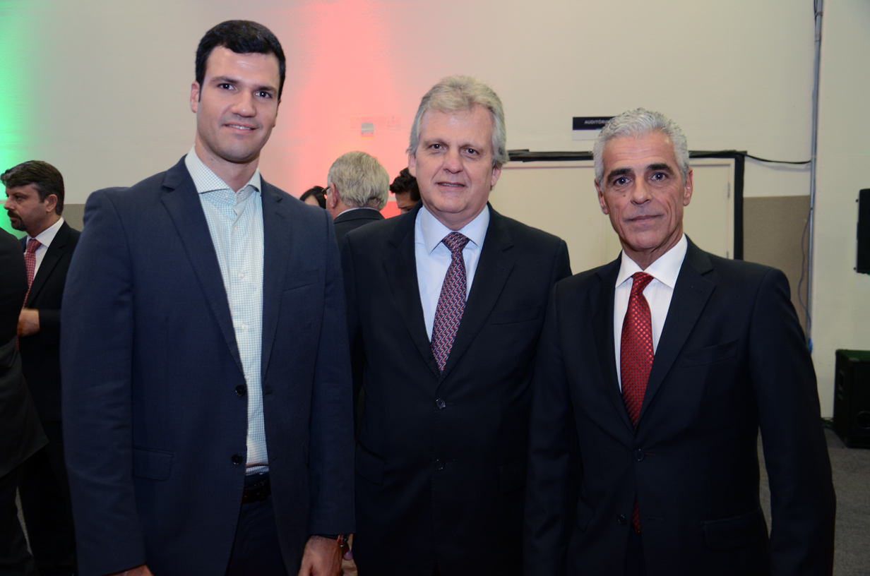 Rubens Schwartzmann, da Abracorp, Edmar Bull, da Abav Nacional, e Marcos Balsamão, da Abav-SP