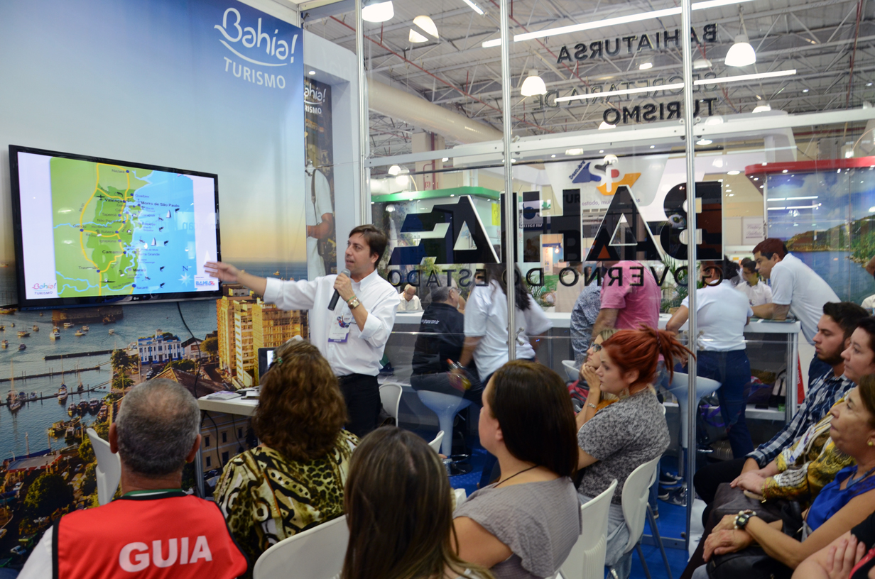 Sala de capacitação no estande da Bahia