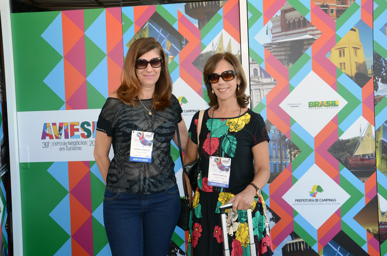 Sandra Venancio e Soraya Marton, da SunVallle Turismo Sandra Venancio e Soraya Marton, da SunVallle Turismo